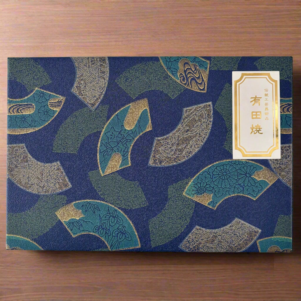 Beautifully designed gift box for arita ware plate
