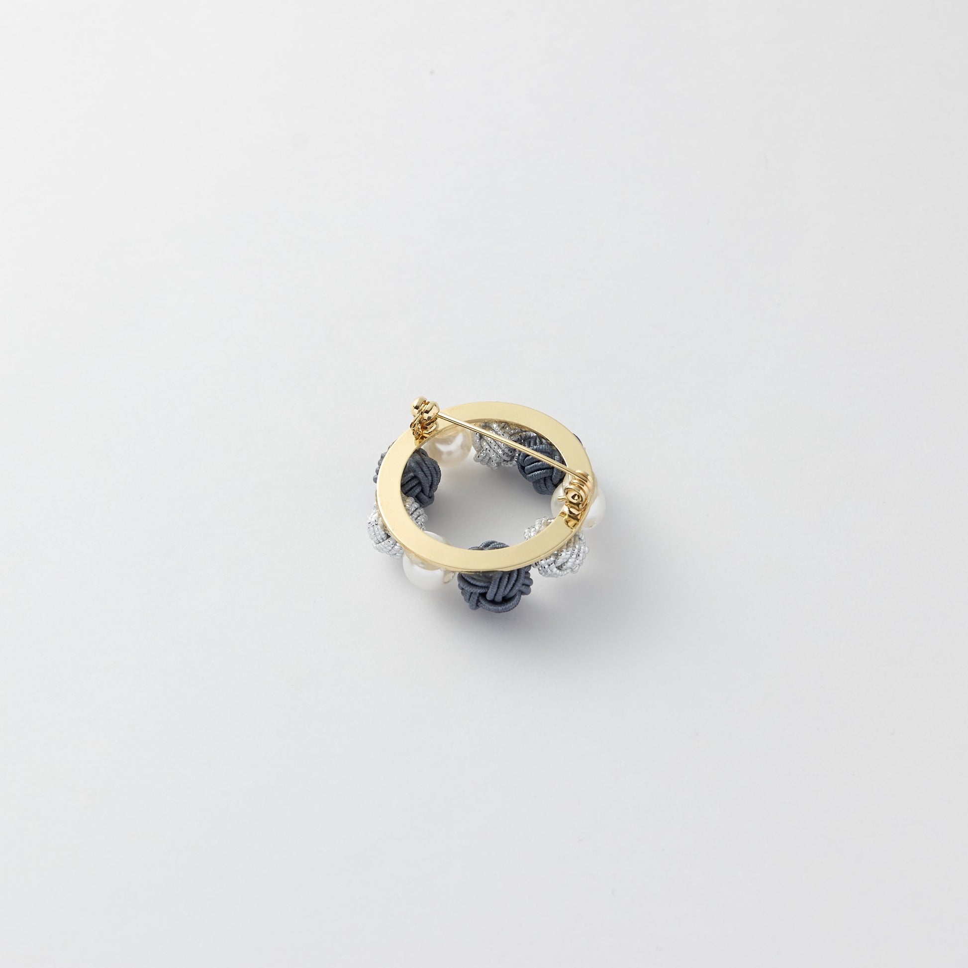 Back of the mizuhiku pearl brooch