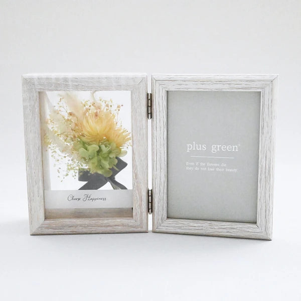 Photo Frame with Dried Bouquet