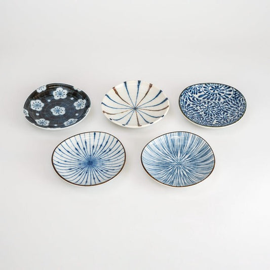 Japanese indigo blue small plate with classic motif – Mino ware ceramic