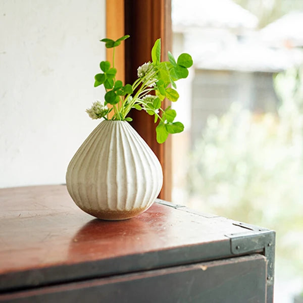 Tip-Resistant Shigaraki Yaki Flower Vase