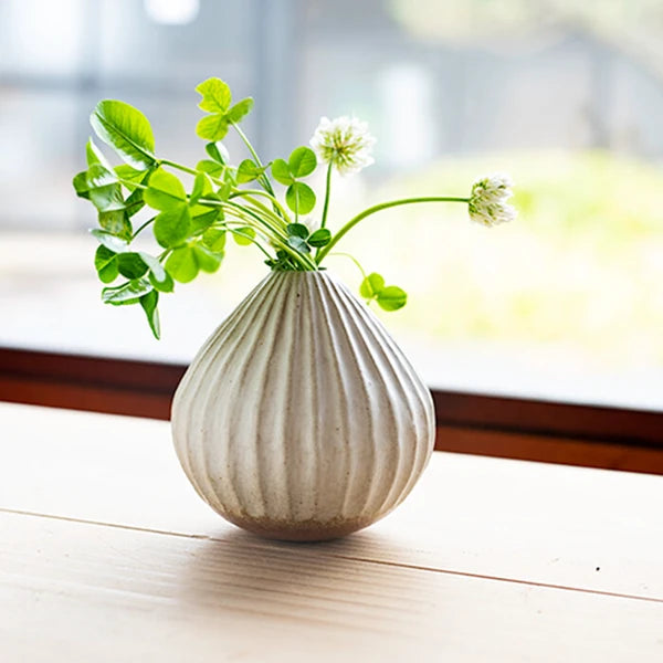 Tip-Resistant Shigaraki Yaki Flower Vase