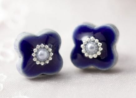 [Mikelo] Minoyaki Small Flower Pearl Earrings