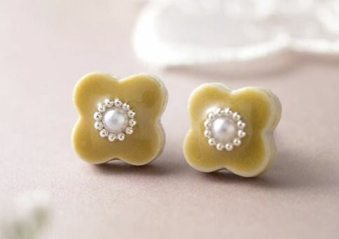 [Mikelo] Minoyaki Small Flower Pearl Earrings