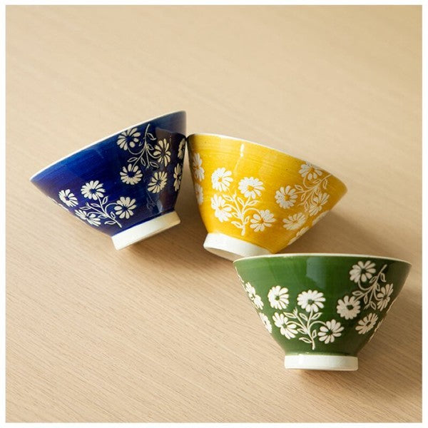 Japanese ceramic rice bowl set with white daisy pattern in three colours