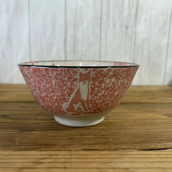 Side view of Shiba Inu x Kyoto Mino ware bowl with playful Shiba Inu 