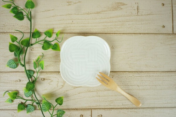 White Musubi plate with embossed knot motif, Mino ware ceramic